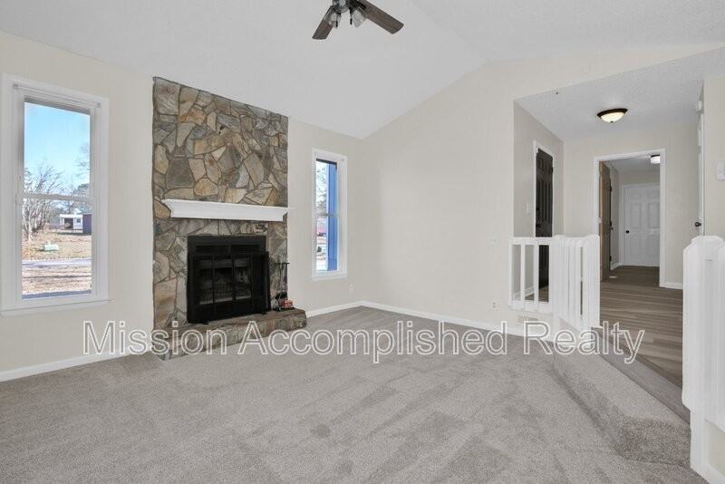 7345 Pebblebrook Dr - Photo 5 of 27