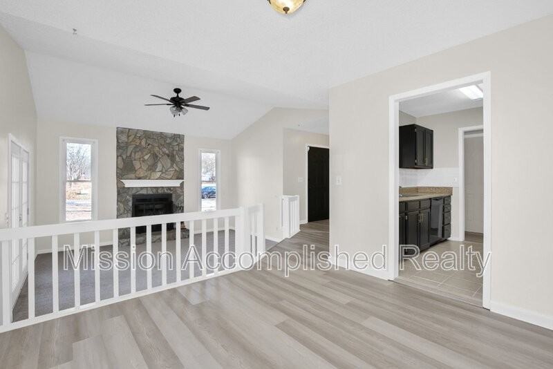 7345 Pebblebrook Dr - Photo 7 of 27