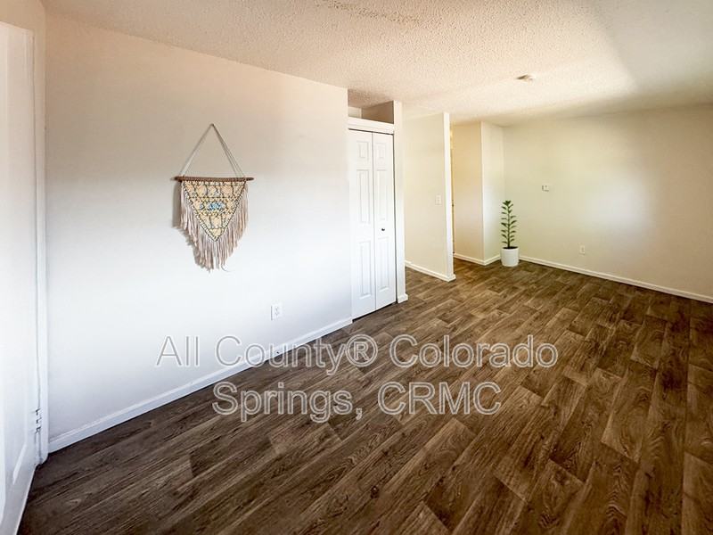 2119 Preuss Road #2B - Photo 3 of 26