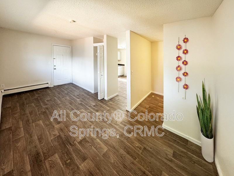 2119 Preuss Road #2B - Photo 5 of 26