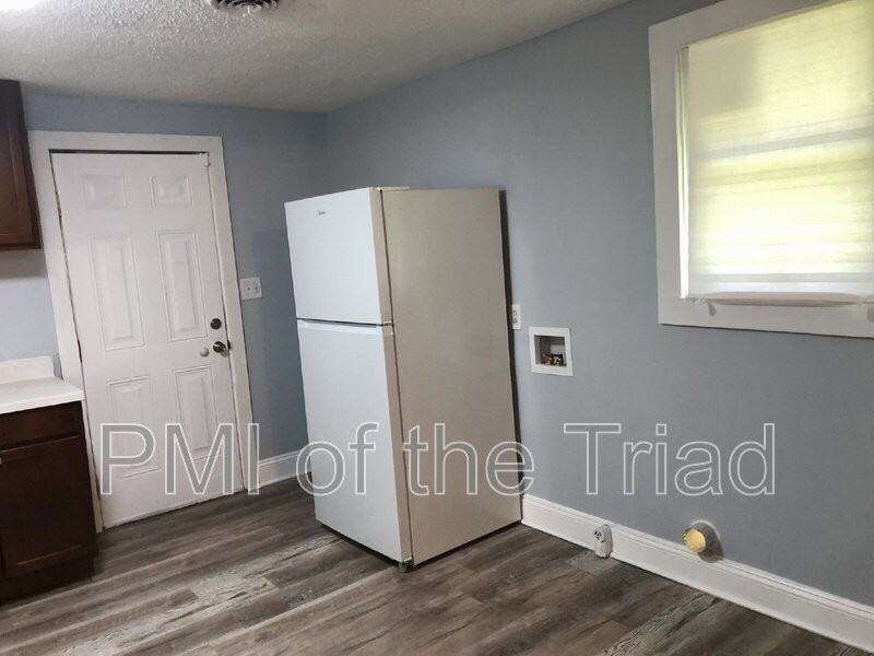 317 Woodbury St - Photo 4 of 10