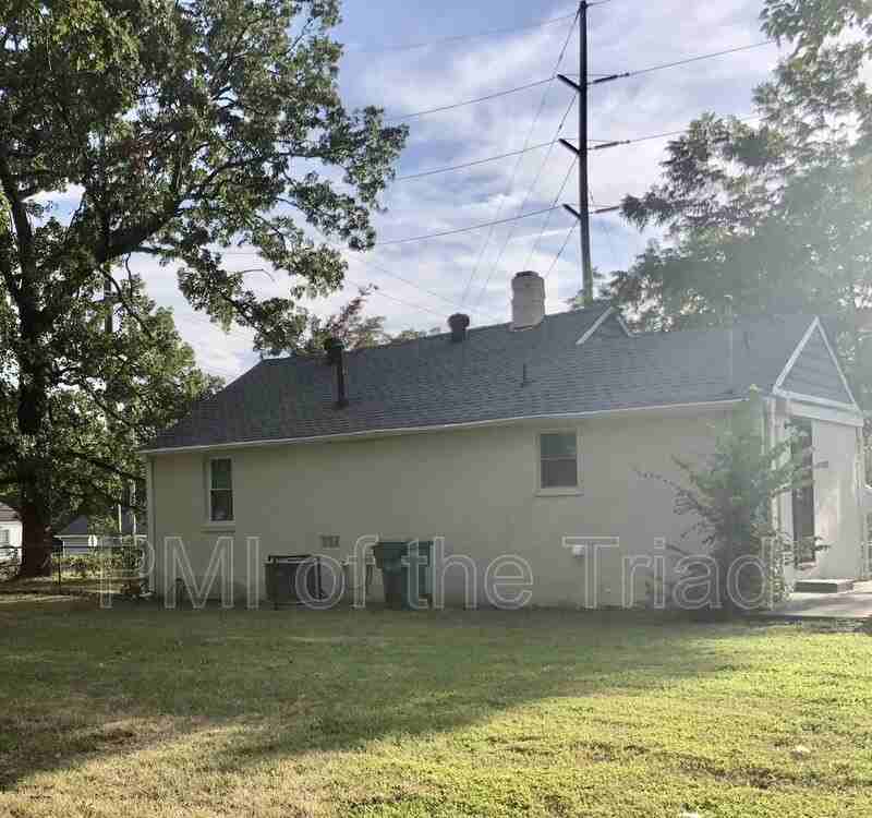 317 Woodbury St - Photo 2 of 18