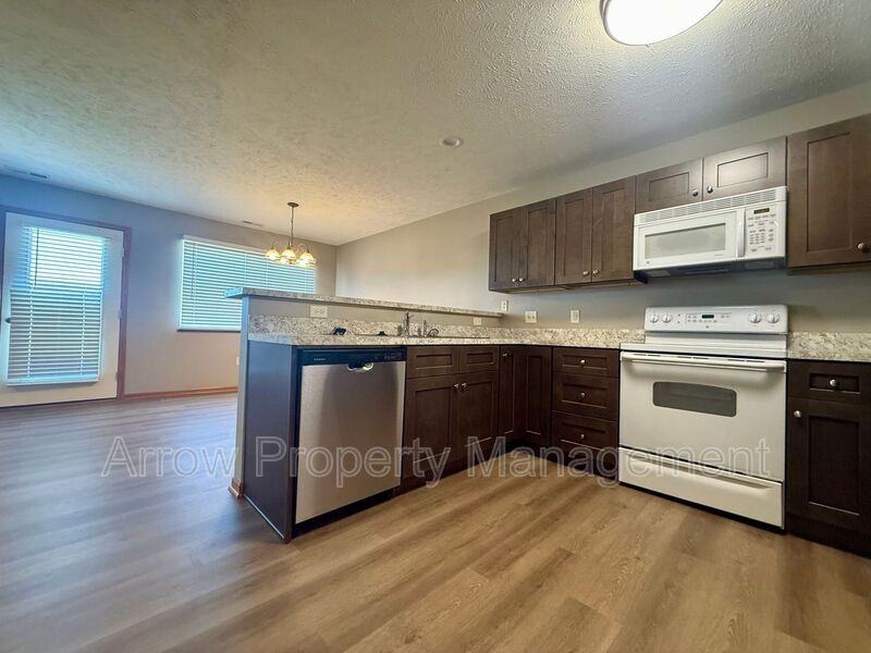 5801 Northwest 14th Street - Photo 3 of 21