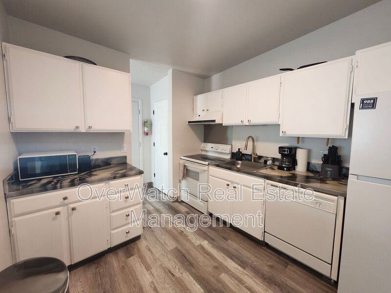 3105 W 33rd Ave #3 - Photo 3 of 6