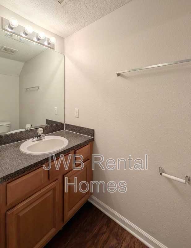 7899 Melvin Rd - Photo 7 of 17