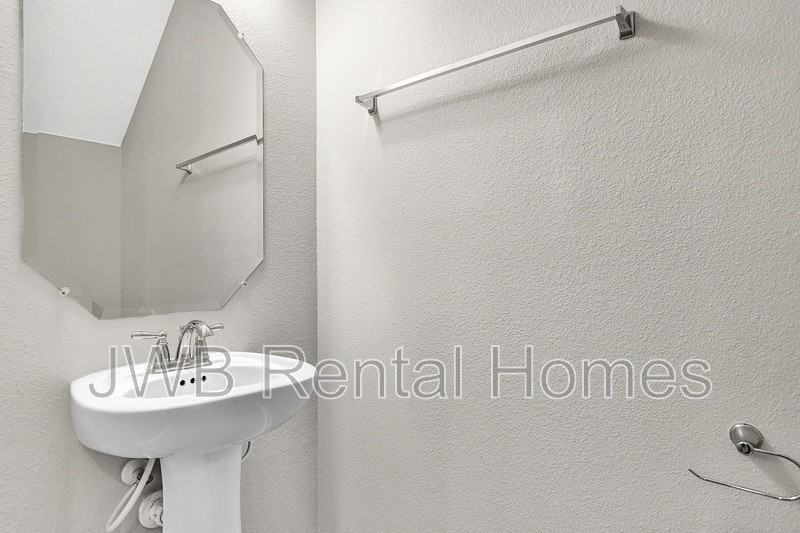 330 Annies Place - Photo 7 of 16