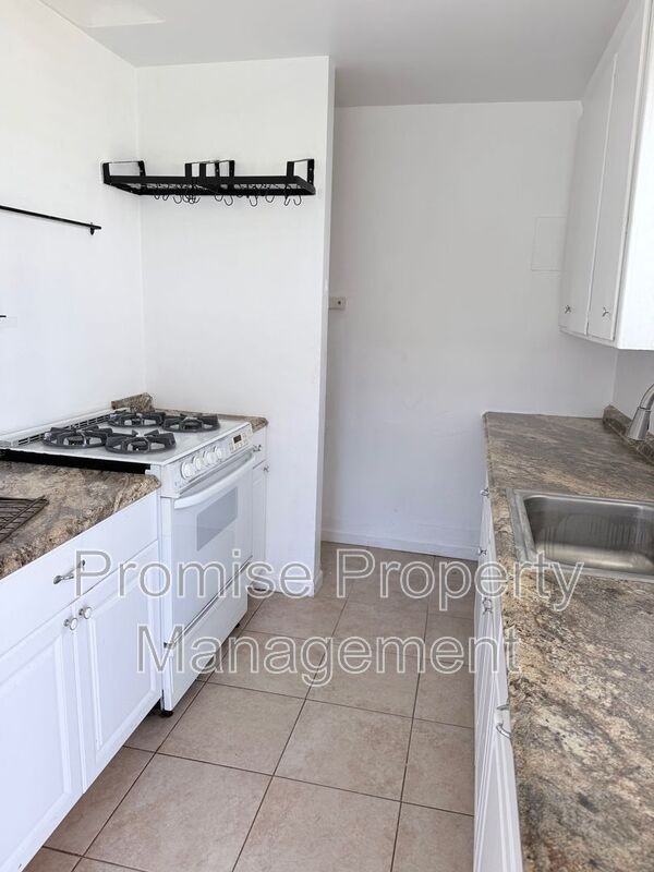 303 S Myers St #305SMYERS - Photo 2 of 8