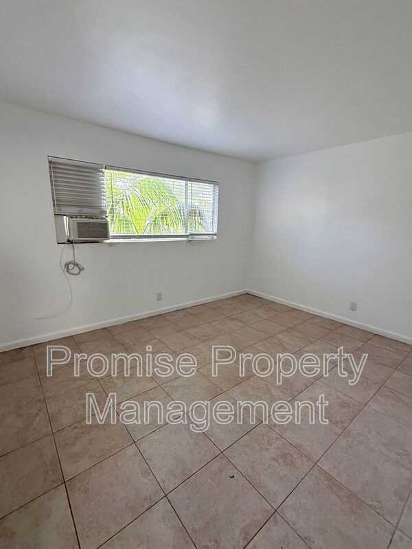 303 S Myers St #305SMYERS - Photo 4 of 8