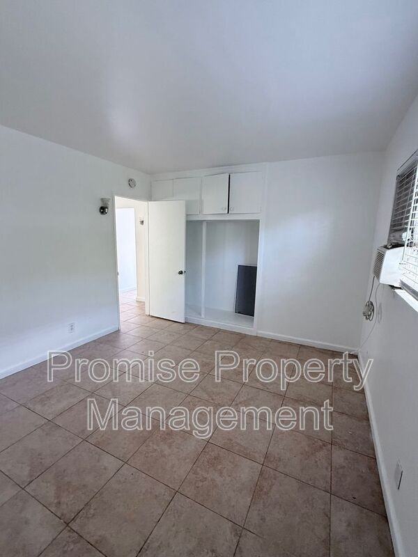 303 S Myers St #305SMYERS - Photo 5 of 8