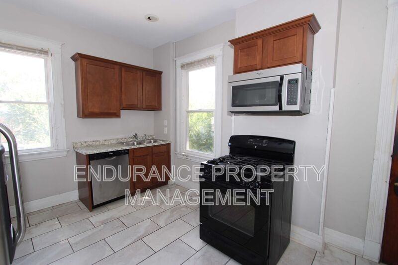 2541 Melrose Ave #2 - Photo 2 of 27