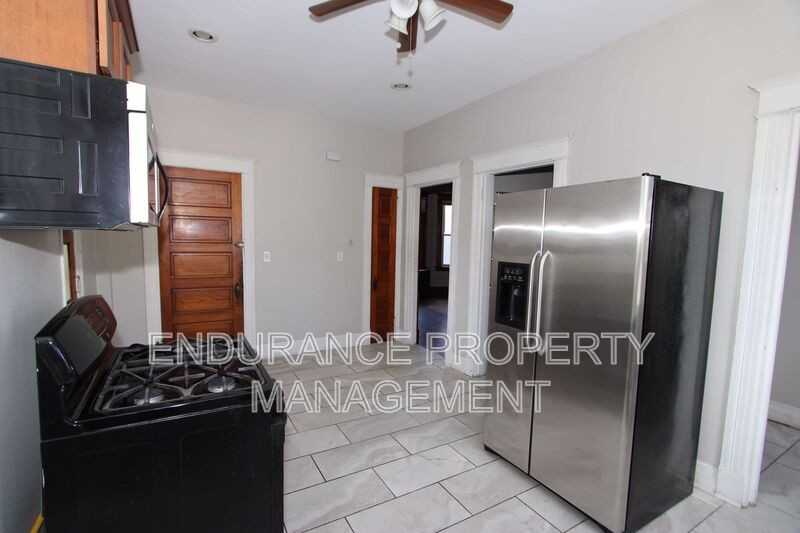 2541 Melrose Ave #2 - Photo 3 of 27