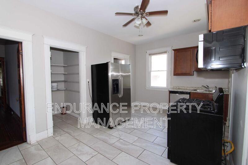 2541 Melrose Ave #2 - Photo 5 of 27