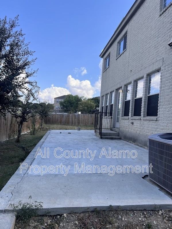 13026 Thomas Sumter St - Photo 7 of 32