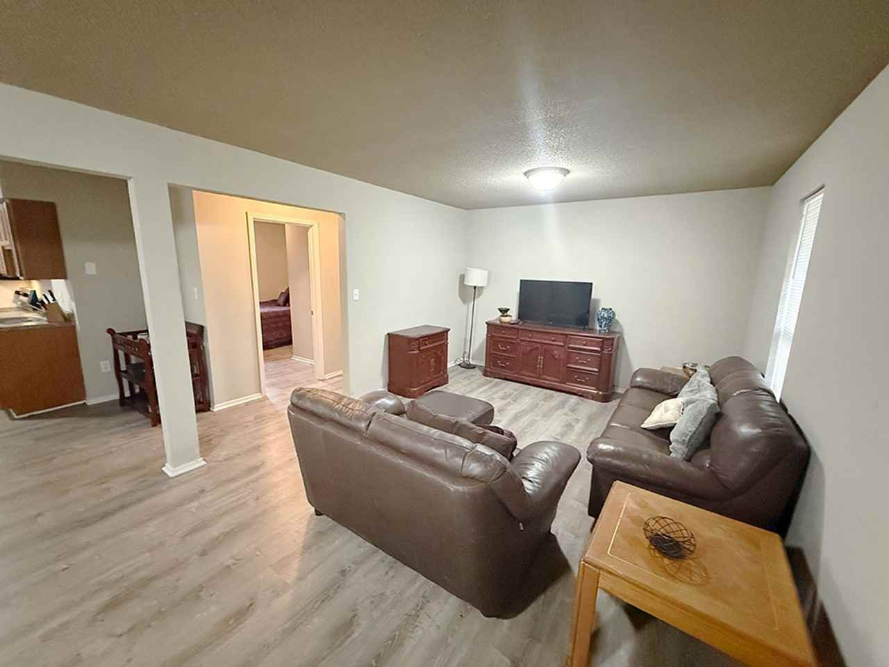 212 Wheaton Ct - Photo 3 of 24