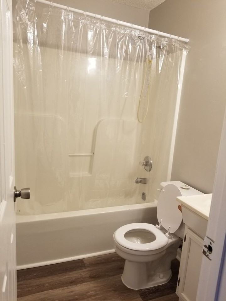 1544 Diuguid Dr Apt C - Photo 4 of 7