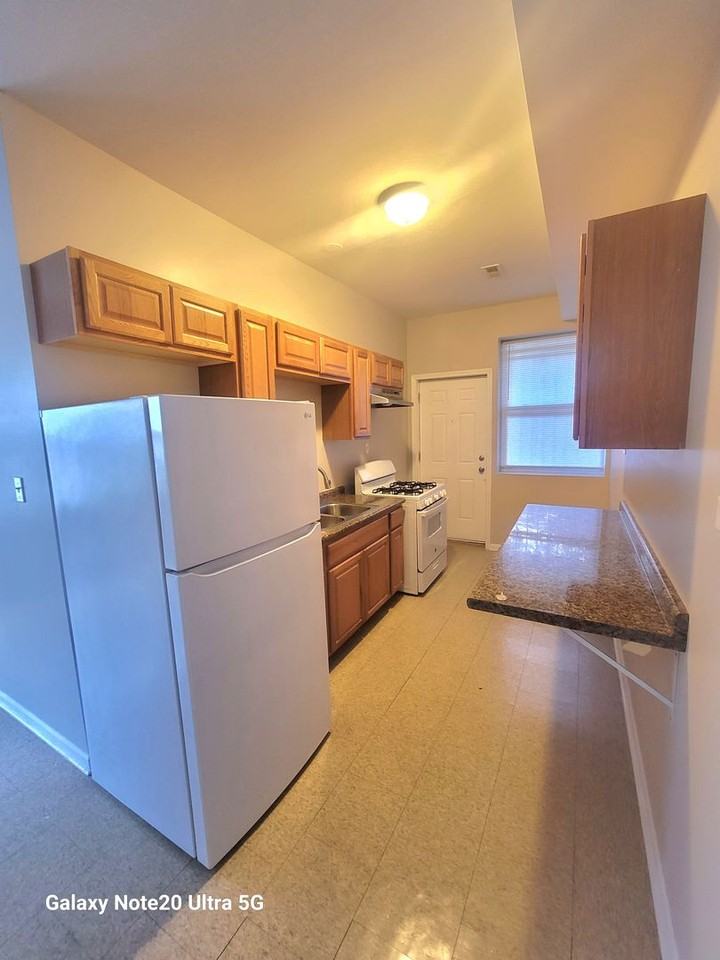 1423 S Drake Ave - Photo 4 of 15