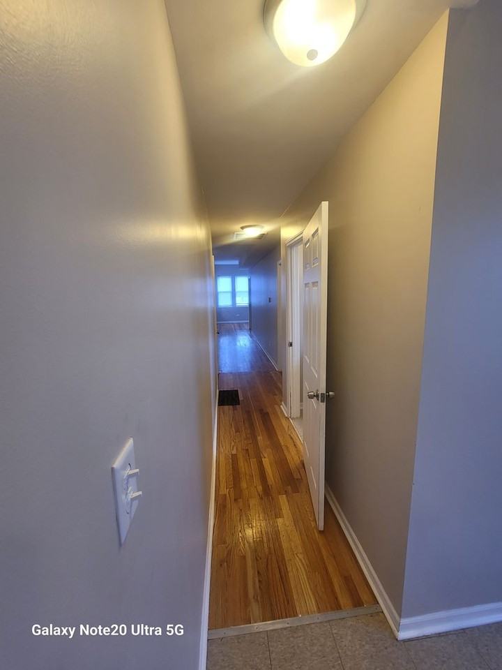 1423 S Drake Ave - Photo 3 of 15