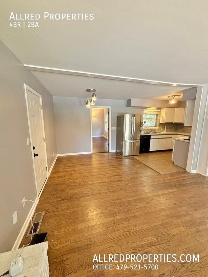 1627 W Wedington Dr - Photo 4 of 14