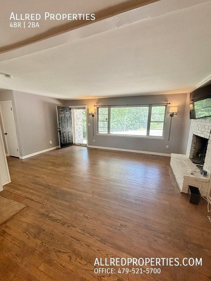 1627 W Wedington Dr - Photo 5 of 14