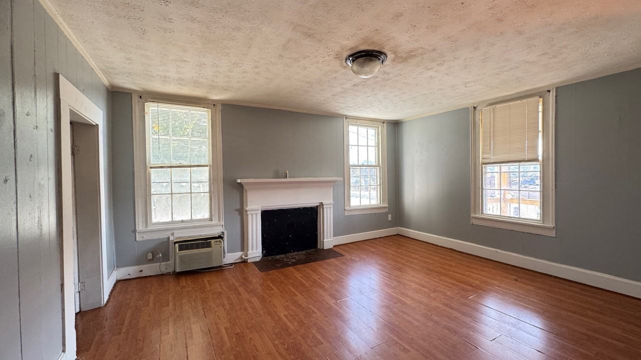 405 North High Street - Photo 2 of 5