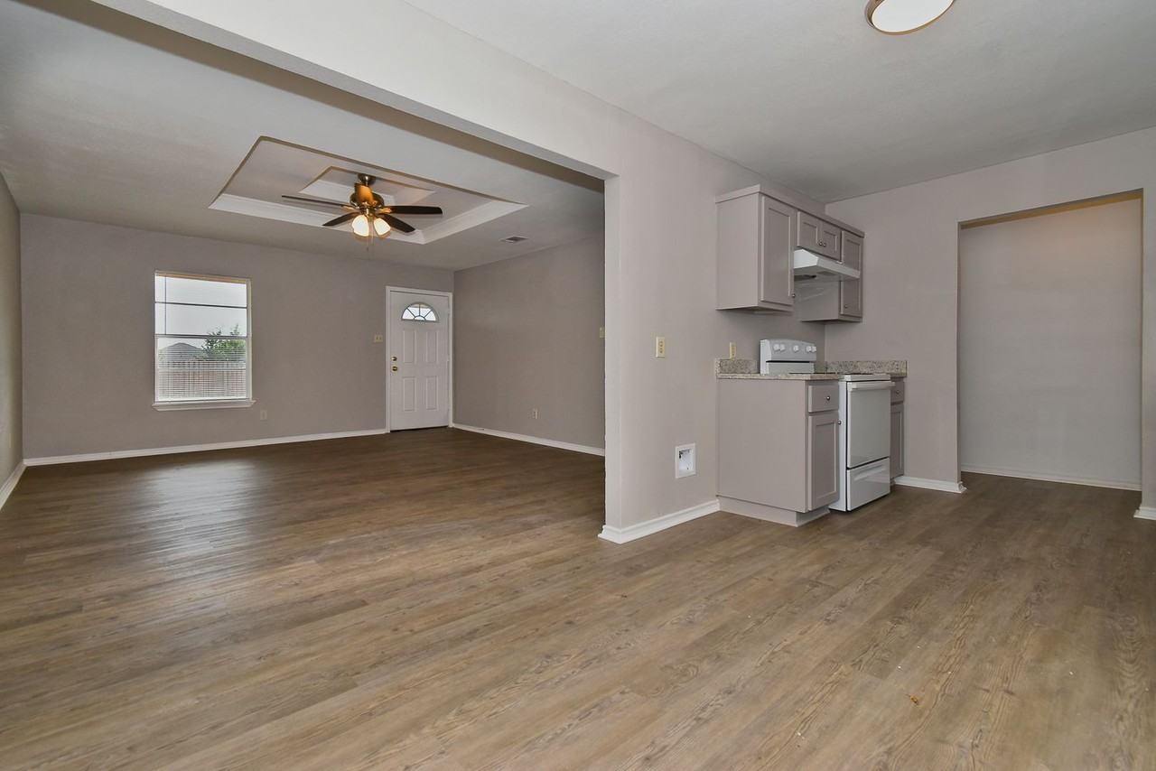 4008 Templeton Ave - Photo 6 of 37