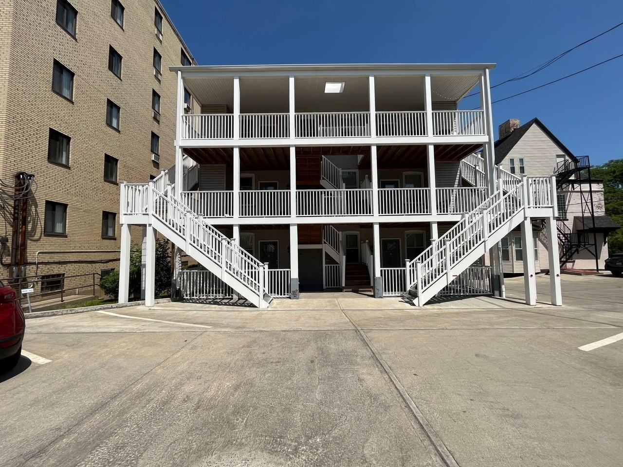 Centre 4924 - Photo 3 of 29