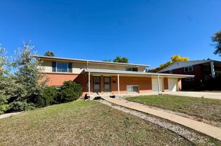 1022-1024 S Arbutus St - Photo 1 of 1