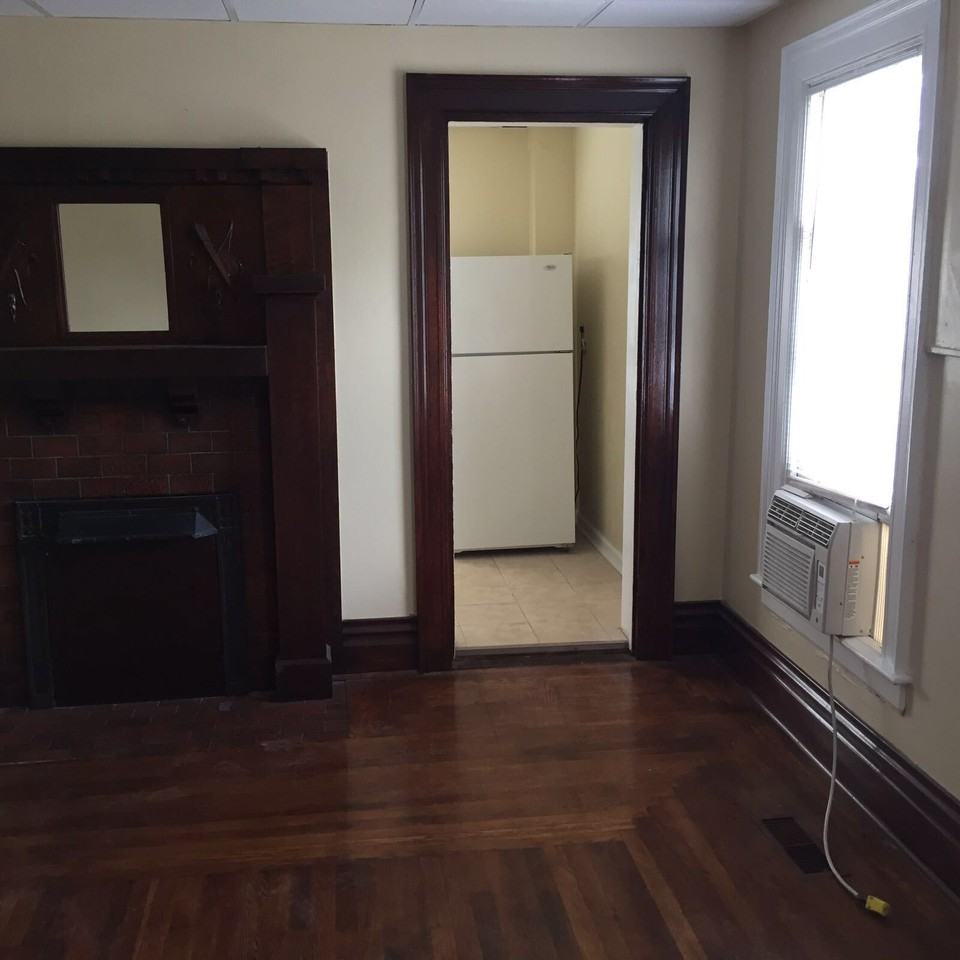 1003 8TH STREET - Photo 3 of 7