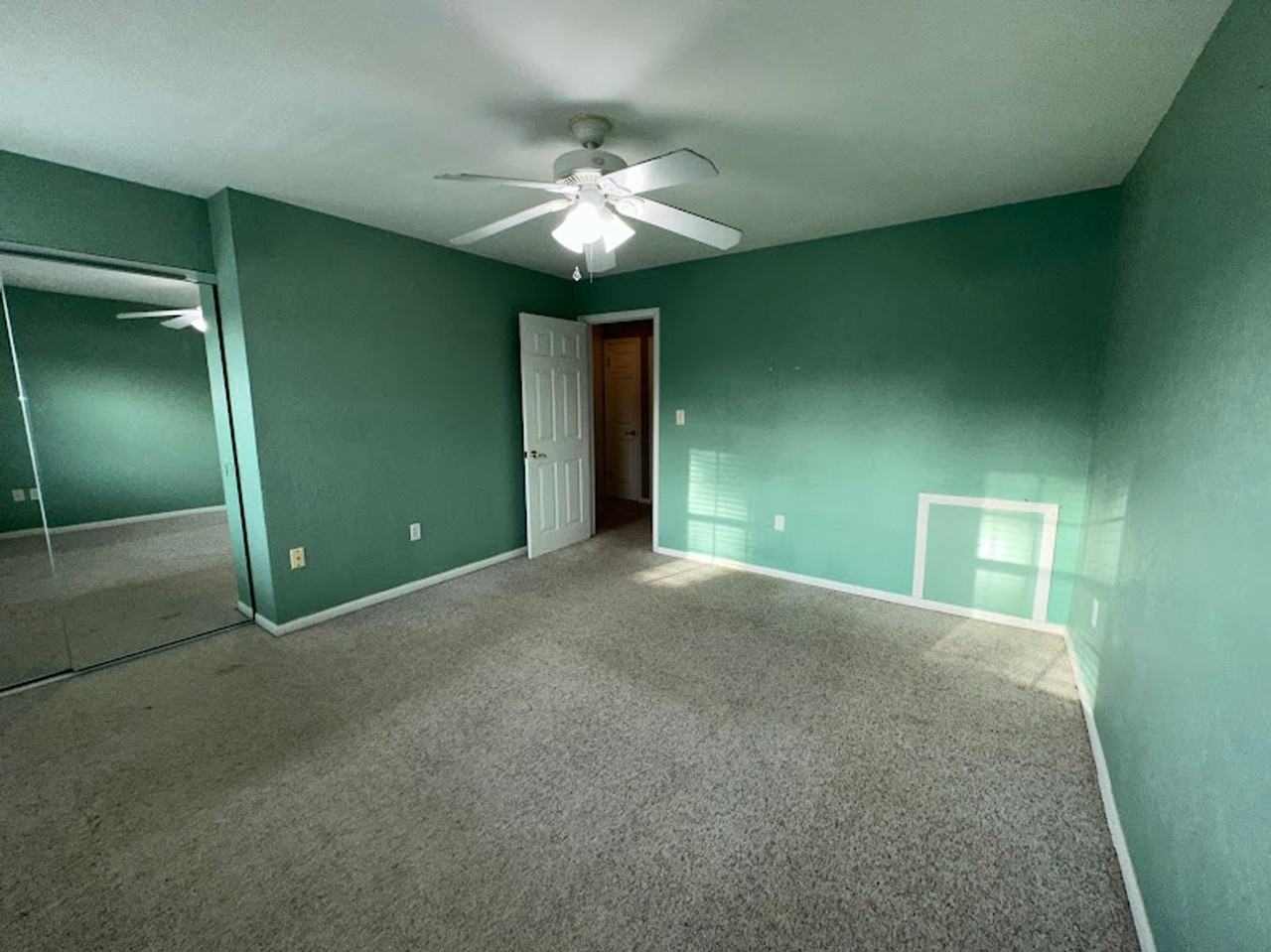 621 W Indiana Ave - Photo 5 of 10