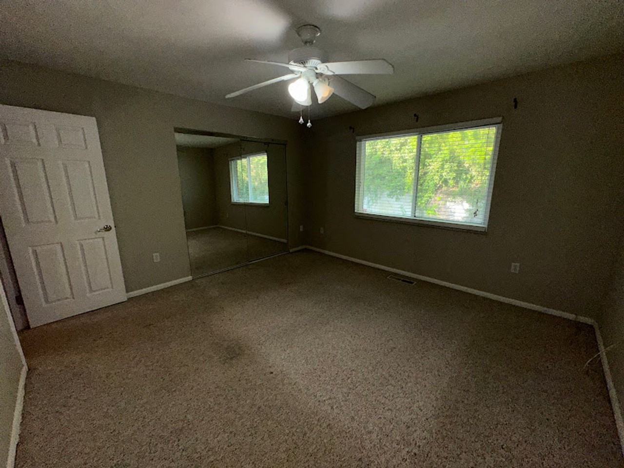 621 W Indiana Ave - Photo 7 of 10