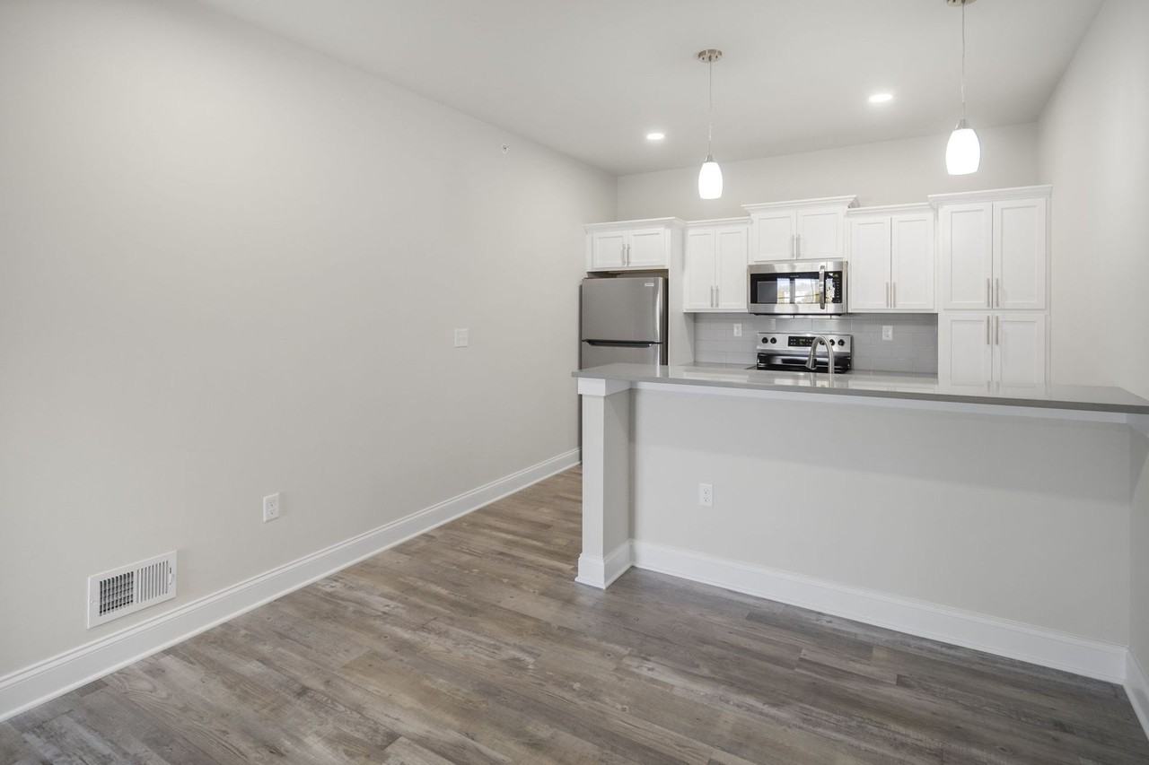 721 Burdeck St #3 - Photo 5 of 50