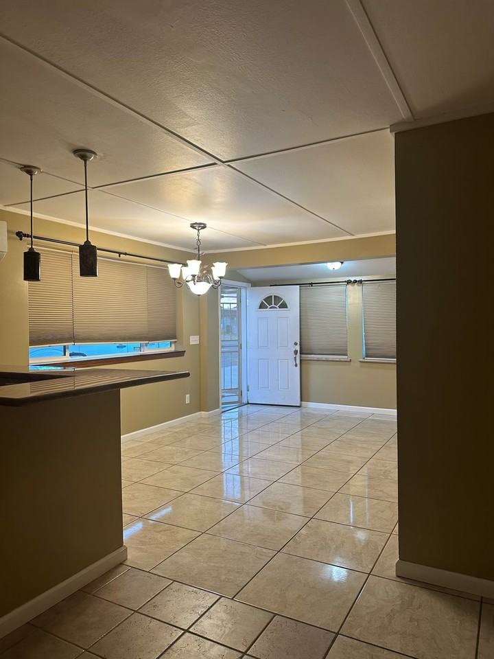 425 South Lanai Street - Photo 6 of 11