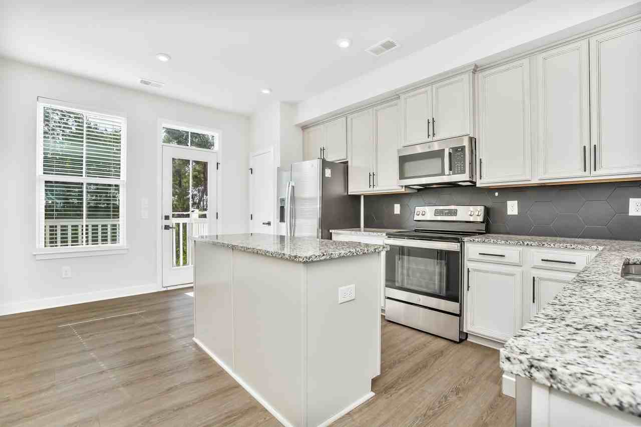 303 Golan Circle - Photo 7 of 41