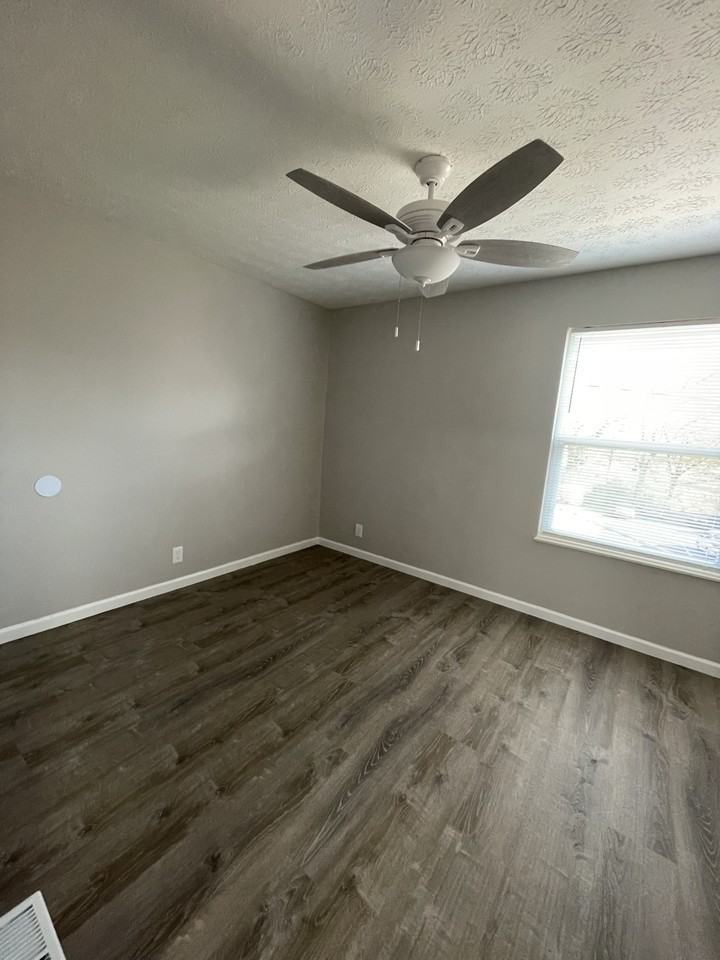 Scheel Townhomes - Photo 6 of 25
