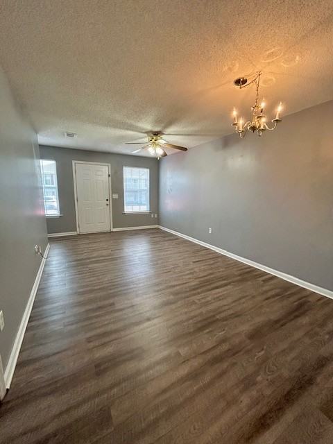 1501 Myrtle St - Photo 3 of 20