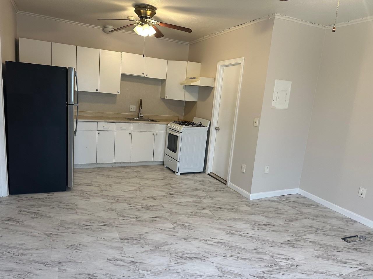 136 Harrison Street - Photo 5 of 9