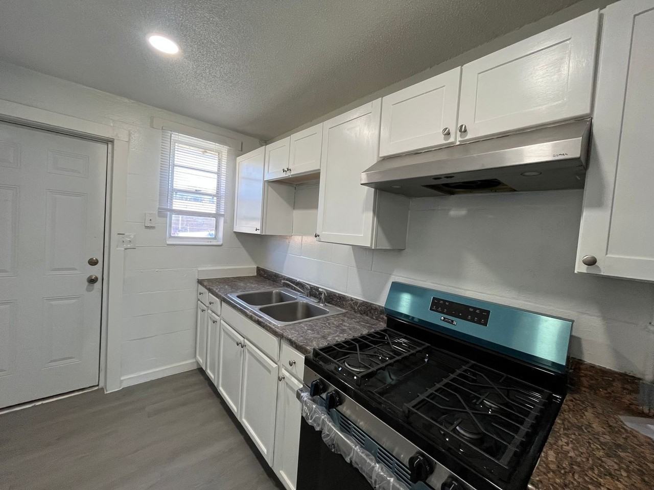 Horizon Circle Apartments - Photo 3 of 19