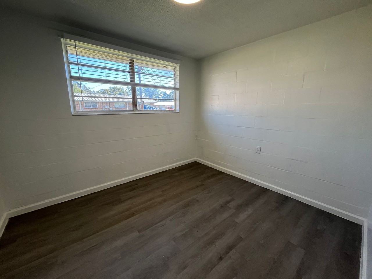 Horizon Circle Apartments - Photo 4 of 19