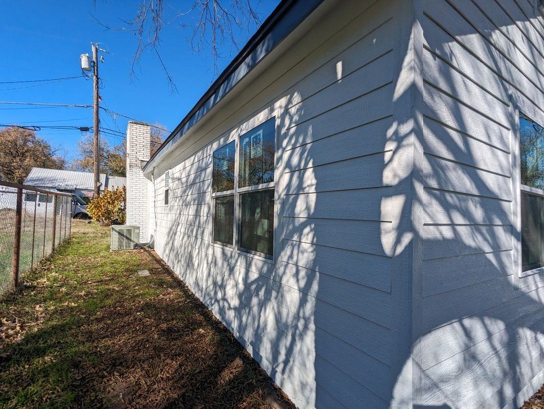 309 Miller St - Photo 3 of 37