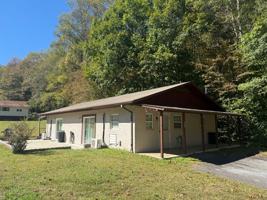 featured image of 242 Wade Decker Rd