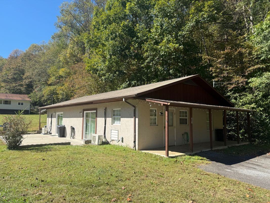 242 Wade Decker Rd - Photo 2 of 20