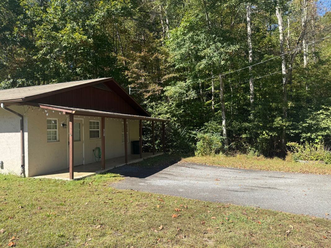 242 Wade Decker Rd - Photo 3 of 20