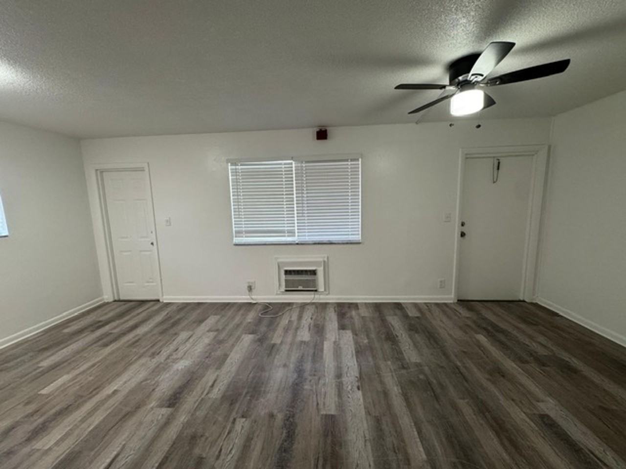 1958 McKinley St Hollywood, FL 33020 - Photo 5 of 9