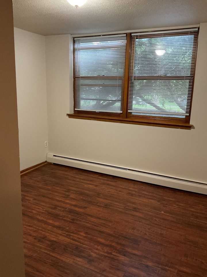 11th on Campus - Photo 5 of 12