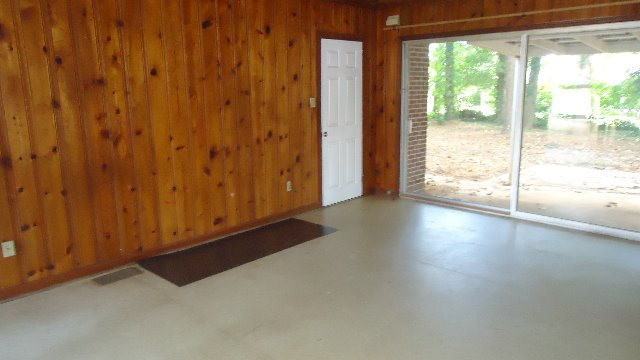 1622 Maple St - Photo 3 of 16