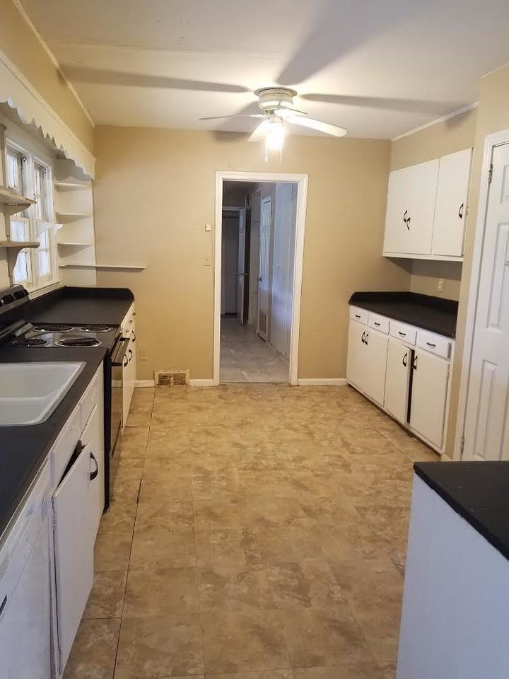 1622 Maple St - Photo 5 of 16