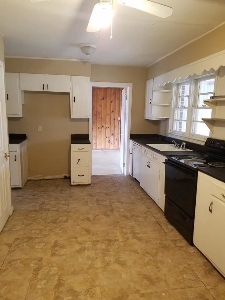 1622 Maple St - Photo 6 of 16