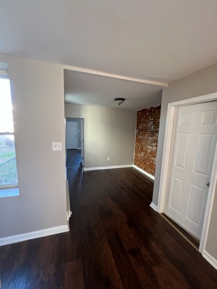 1847 E Cornwall St - Photo 5 of 16