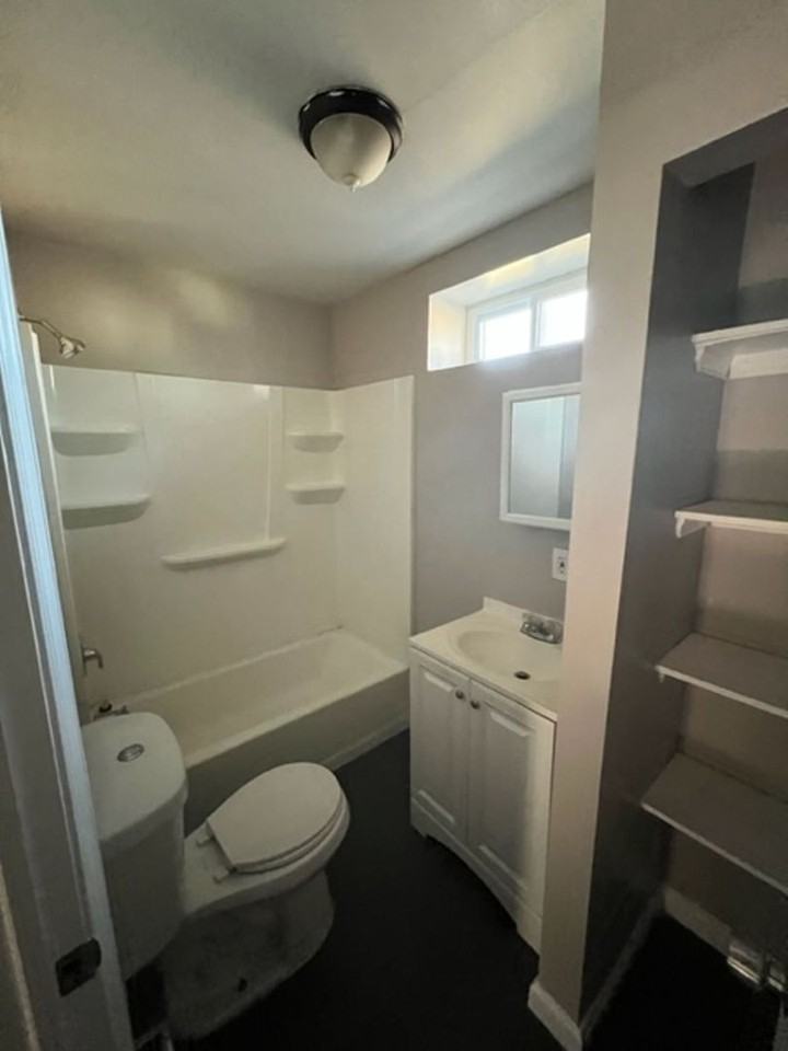 1847 E Cornwall St - Photo 6 of 16