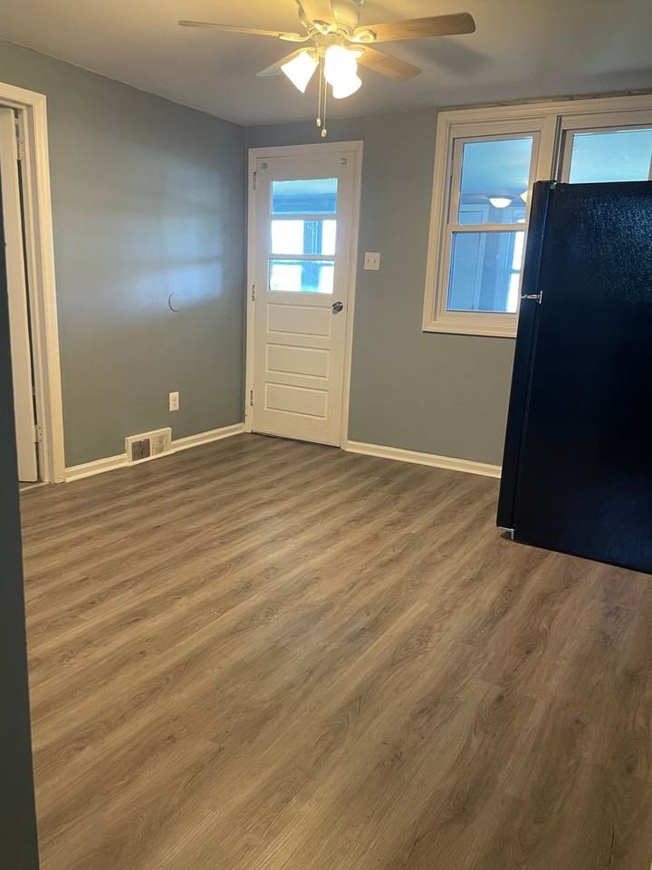 302 White Ave - Photo 6 of 25